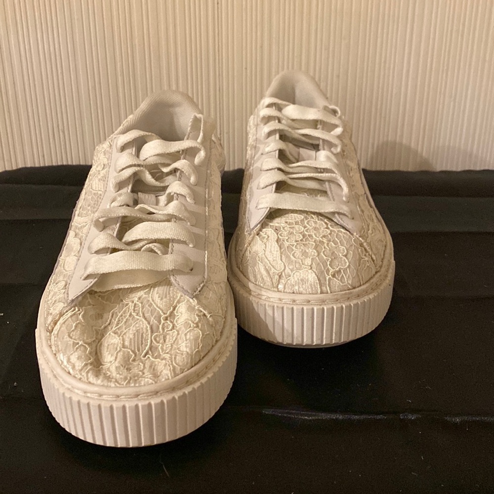 Lace puma shoes size 11